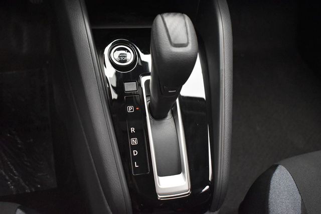 2025 Nissan Versa SV CVT - 22948597 - 17