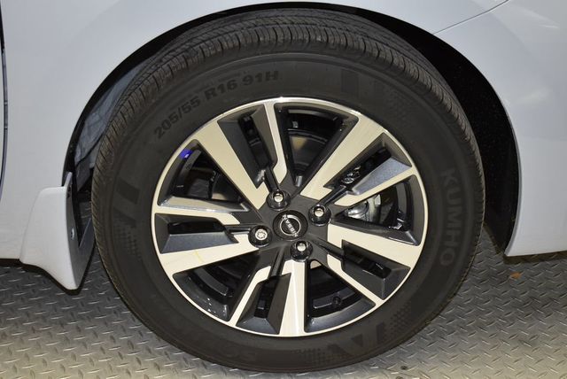 2025 Nissan Versa SV CVT - 22948597 - 34