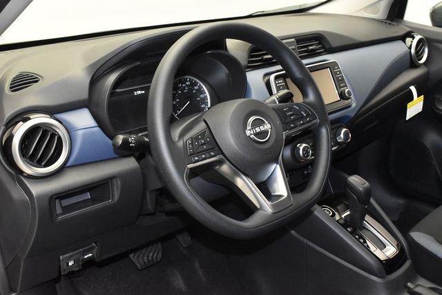 2025 Nissan Versa SV CVT - 22966319 - 13
