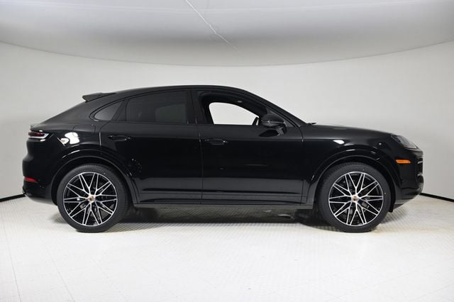 2025 Porsche Cayenne Coupe AWD - 22773359 - 5