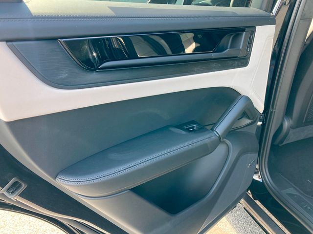 2025 Porsche Cayenne GTS AWD - 22897835 - 19