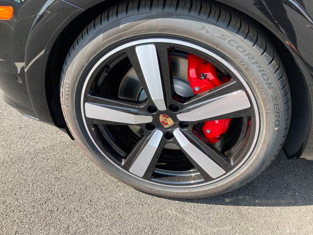 2025 Porsche Cayenne GTS AWD - 22897835 - 35