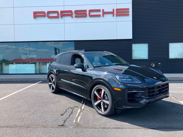 2025 Porsche Cayenne GTS AWD - 22897835 - 41