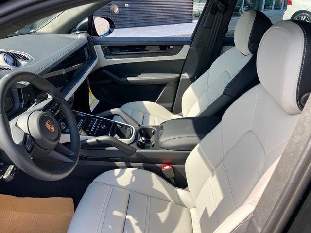 2025 Porsche Cayenne GTS AWD - 22897835 - 6