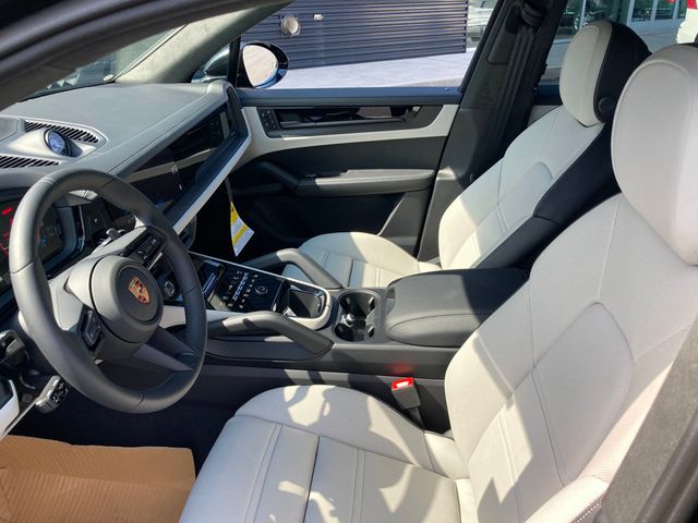 2025 Porsche Cayenne GTS AWD - 22897835 - 7