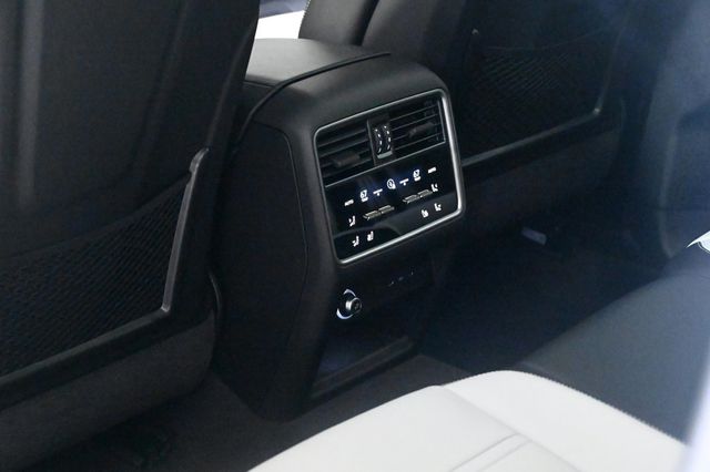2025 Porsche Cayenne Turbo E-Hybrid AWD - 22954810 - 18