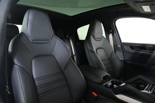 2025 Porsche Cayenne Turbo E-Hybrid Coupe AWD - 22971487 - 16