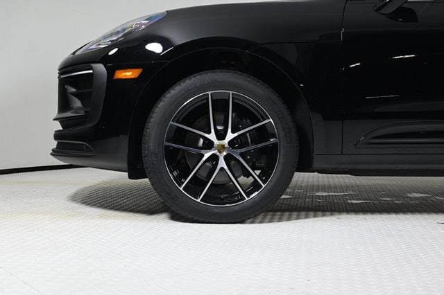 2025 Porsche Macan AWD - 22747898 - 25