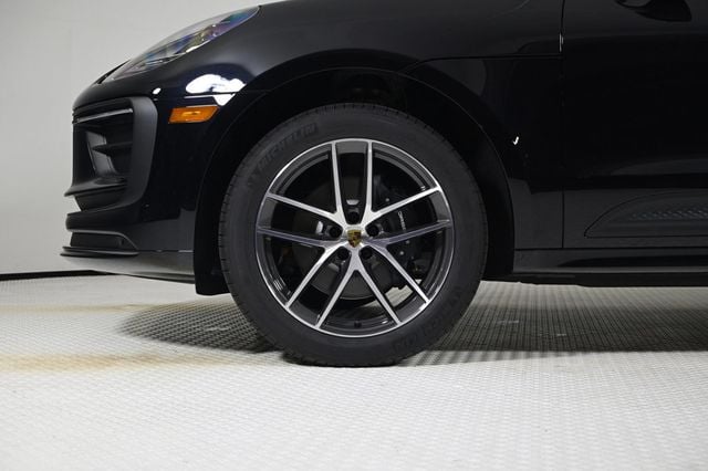 2025 Porsche Macan AWD - 22773353 - 24