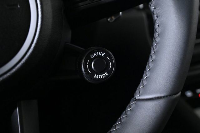 2025 Porsche Macan AWD - 22945002 - 23