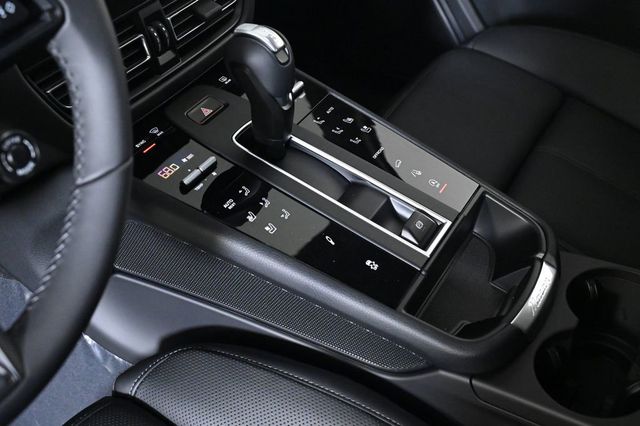 2025 Porsche Macan AWD - 22945002 - 26