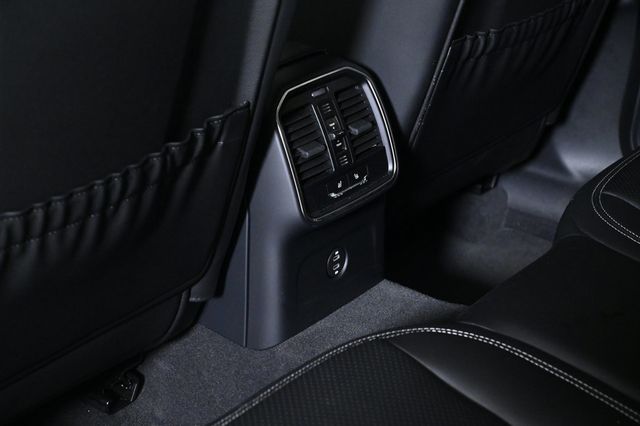 2025 Porsche Macan AWD - 22968610 - 19