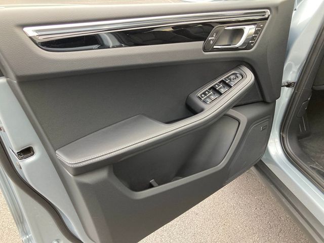 2025 Porsche Macan AWD - 22802530 - 14