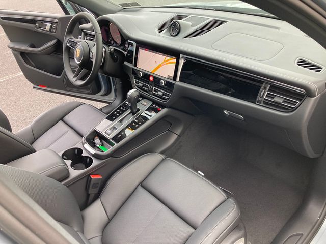 2025 Porsche Macan AWD - 22802530 - 26