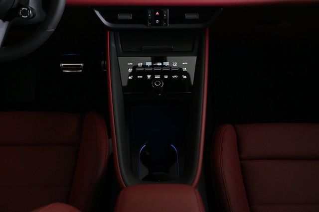 2025 Porsche Macan Electric 4S AWD - 22944999 - 14