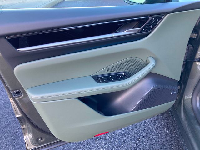 2025 Porsche Macan Electric 4S AWD - 22714035 - 18