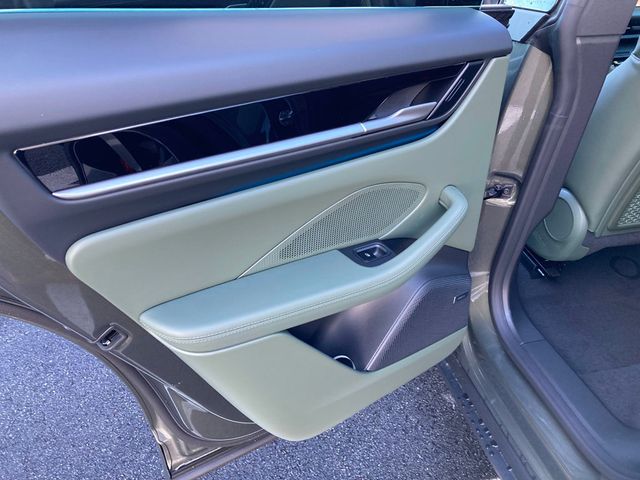 2025 Porsche Macan Electric 4S AWD - 22714035 - 23