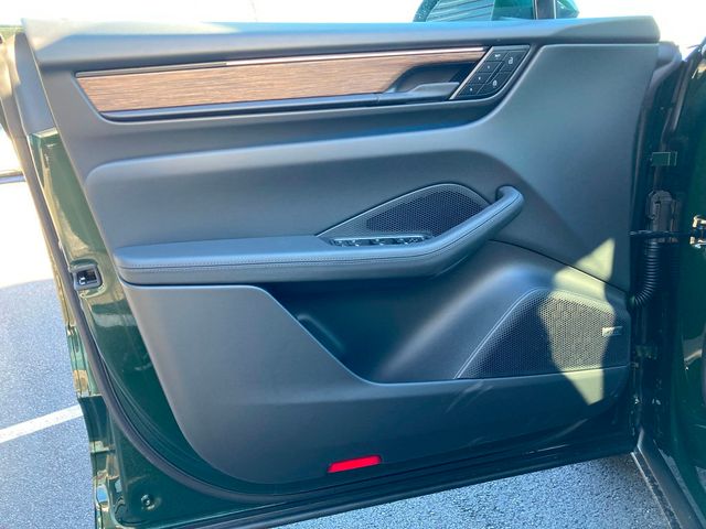 2025 Porsche Macan Electric 4S AWD - 22753142 - 19