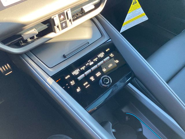 2025 Porsche Macan Electric 4S AWD - 22753142 - 23