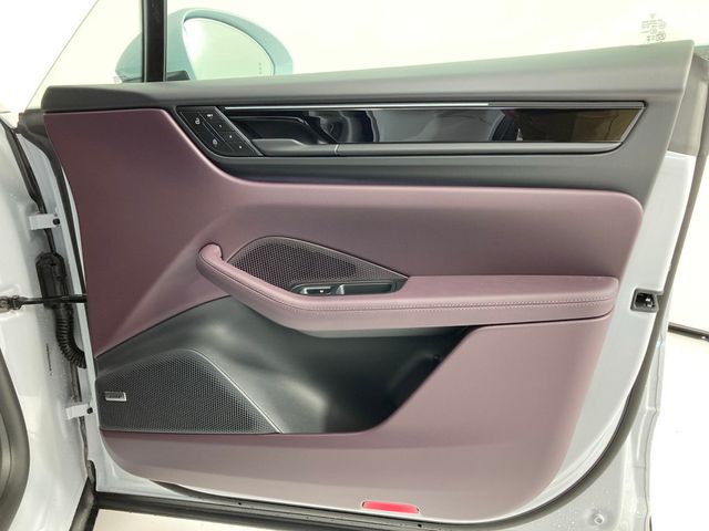 2025 Porsche Macan Electric 4S AWD - 22967096 - 19