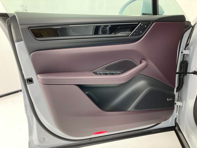 2025 Porsche Macan Electric 4S AWD - 22967096 - 5