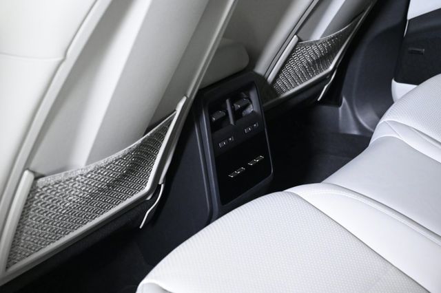 2025 Porsche Macan Electric RWD - 22922762 - 19