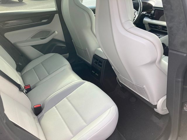 2025 Porsche Macan Electric Turbo AWD - 22952643 - 17