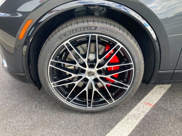 2025 Porsche Macan Electric Turbo AWD - 22952643 - 25