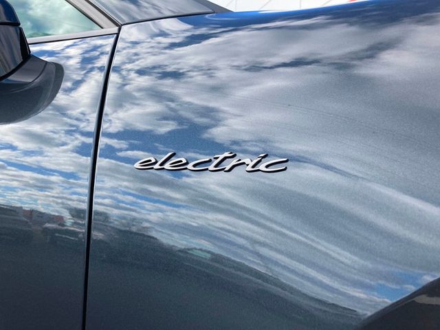 2025 Porsche Macan Electric Turbo AWD - 22952643 - 28