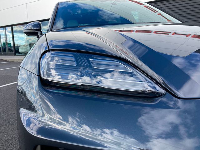 2025 Porsche Macan Electric Turbo AWD - 22952643 - 31