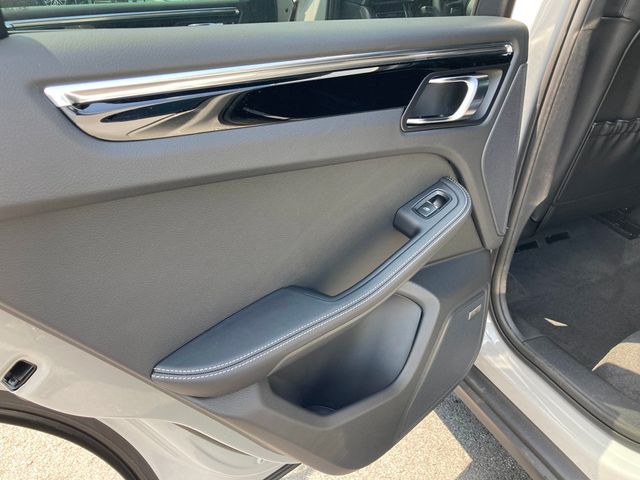 2025 Porsche Macan S AWD - 22890831 - 17