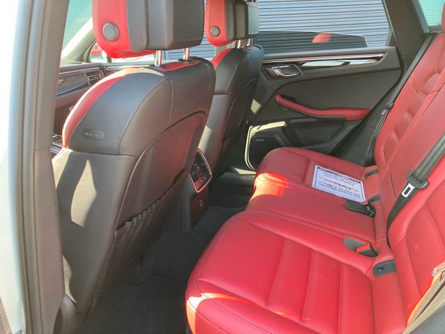 2025 Porsche Macan S AWD - 22915224 - 16