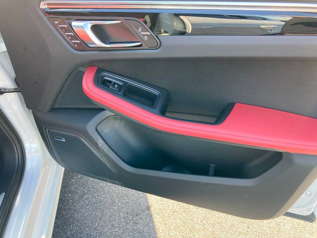 2025 Porsche Macan S AWD - 22915224 - 23
