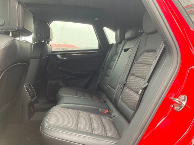 2025 Porsche Macan T AWD - 22694682 - 24