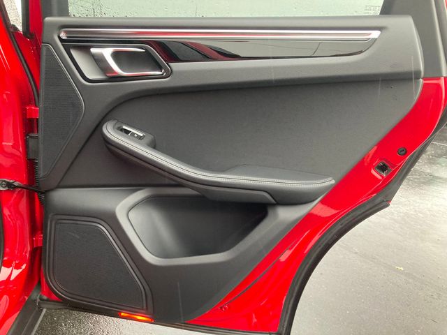 2025 Porsche Macan T AWD - 22694682 - 26