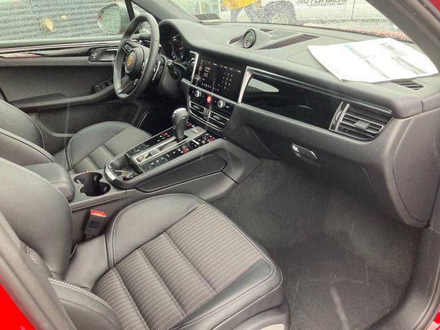 2025 Porsche Macan T AWD - 22694682 - 28