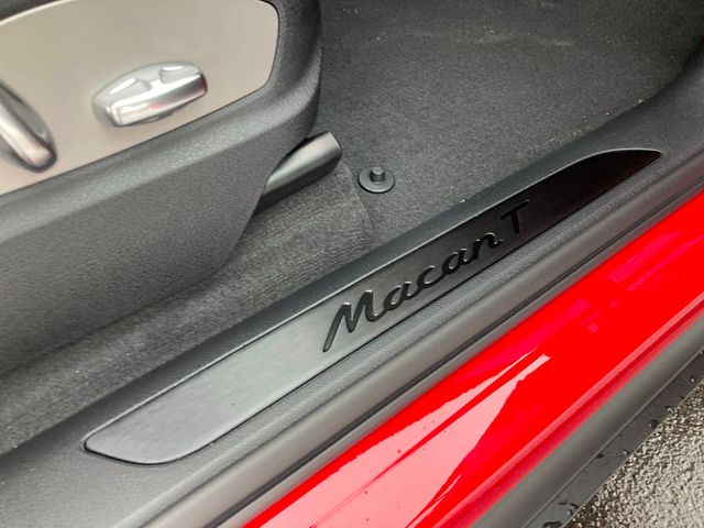 2025 Porsche Macan T AWD - 22694682 - 29