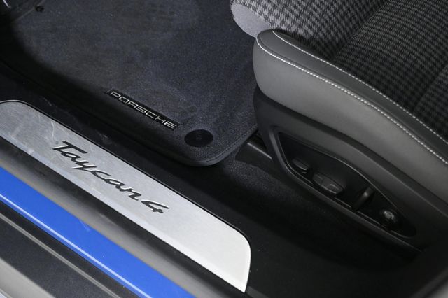 2025 Porsche Taycan 4 Cross Turismo AWD - 22950432 - 22