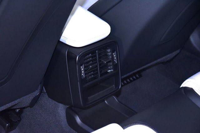 2025 Porsche Taycan 4S Cross Turismo AWD - 22944978 - 18