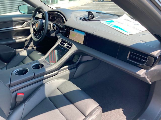 2025 Porsche Taycan RWD - 22562202 - 32