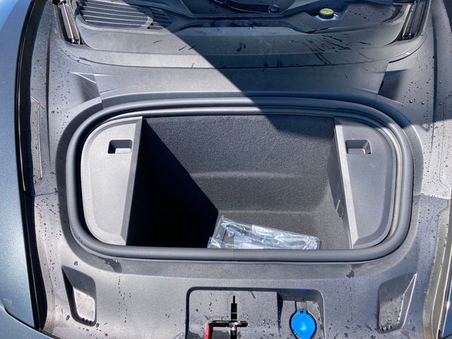 2025 Porsche Taycan RWD - 22562202 - 35