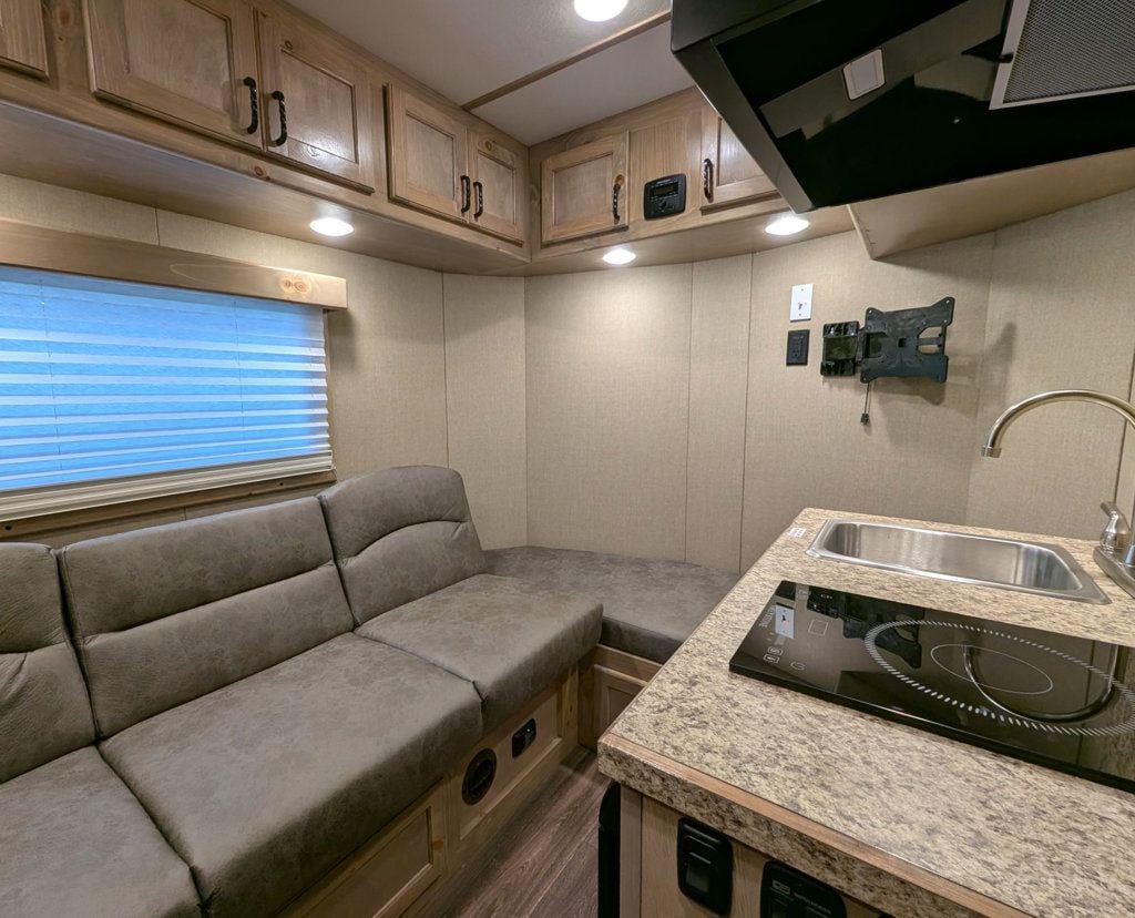 2025 Shadow 2 Horse Slant Bumper Pull Living Quarters  - 22805127 - 9