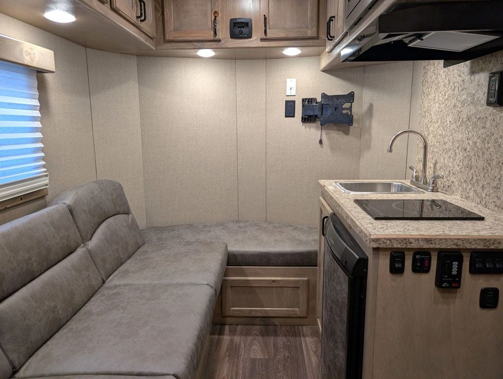 2025 Shadow 2 Horse Slant Bumper Pull Living Quarters  - 22805127 - 6