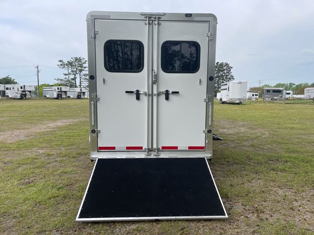 2025 New Shadow 2+1 Straight Load with Box Stall at Kingdom 2025 New Shadow 2+1 Straight Load with Box Stall at Kingdom