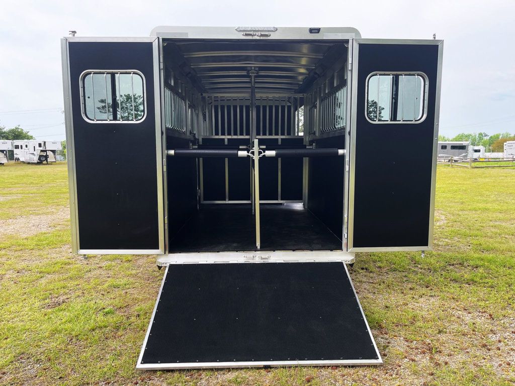 2025 Shadow 2+1 Straight Load with Box Stall  - 22824407 - 7