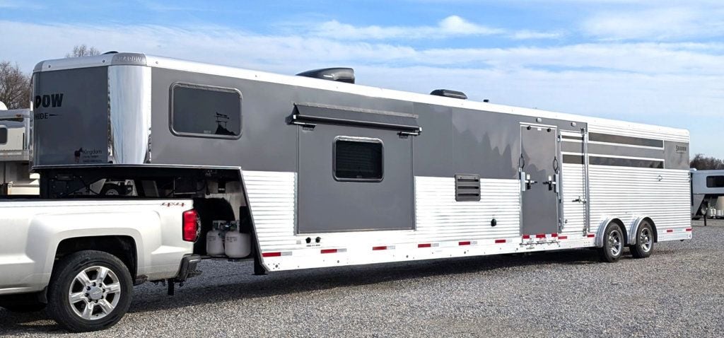 2025 Shadow 4 Horse Pro RawHide with 15' Living Quarters  - 22778940 - 0