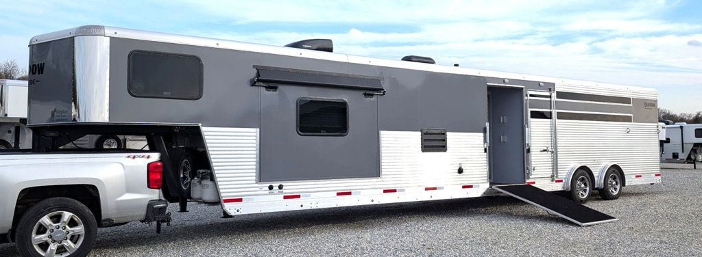 2025 Shadow 4 Horse Pro RawHide with 15' Living Quarters  - 22778940 - 1