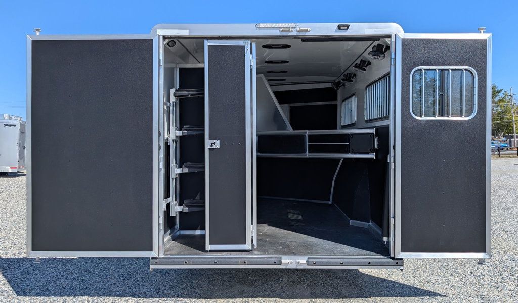 2025 Shadow 4 Horse Slant 10'6 Living Quarters SuperWide  - 22816038 - 5