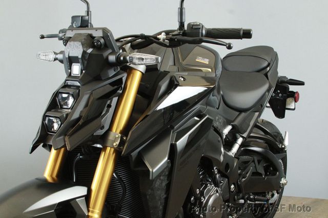 未開封SUZUKI GSX-S1000S & GSX1100S 1/12 1/12 Scale LCD Models SUZUKI GSX-S1000S Katana Diecast