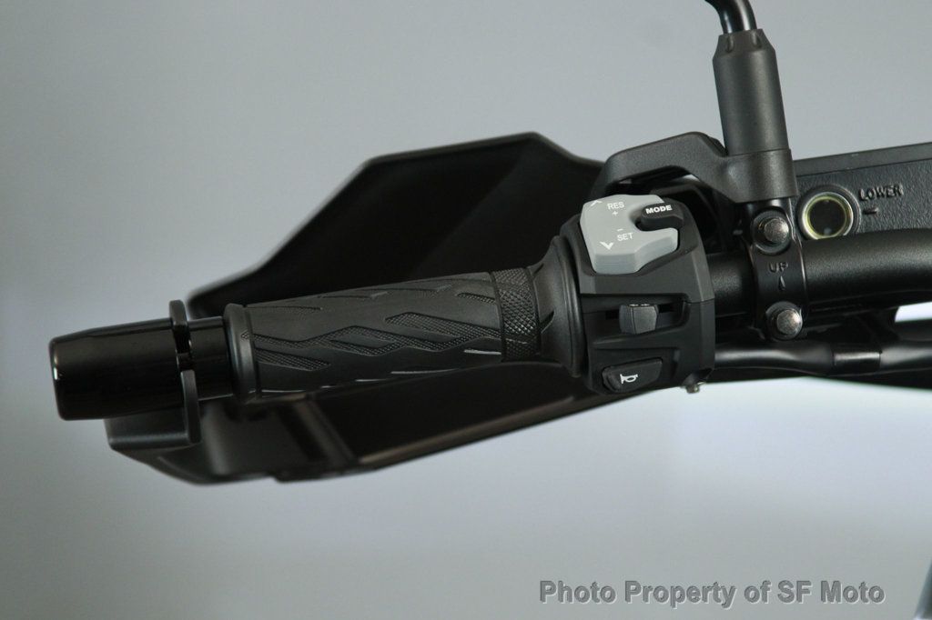 2025 Suzuki V-Strom 1050DE FACTORY DEMO - 22982491 - 30